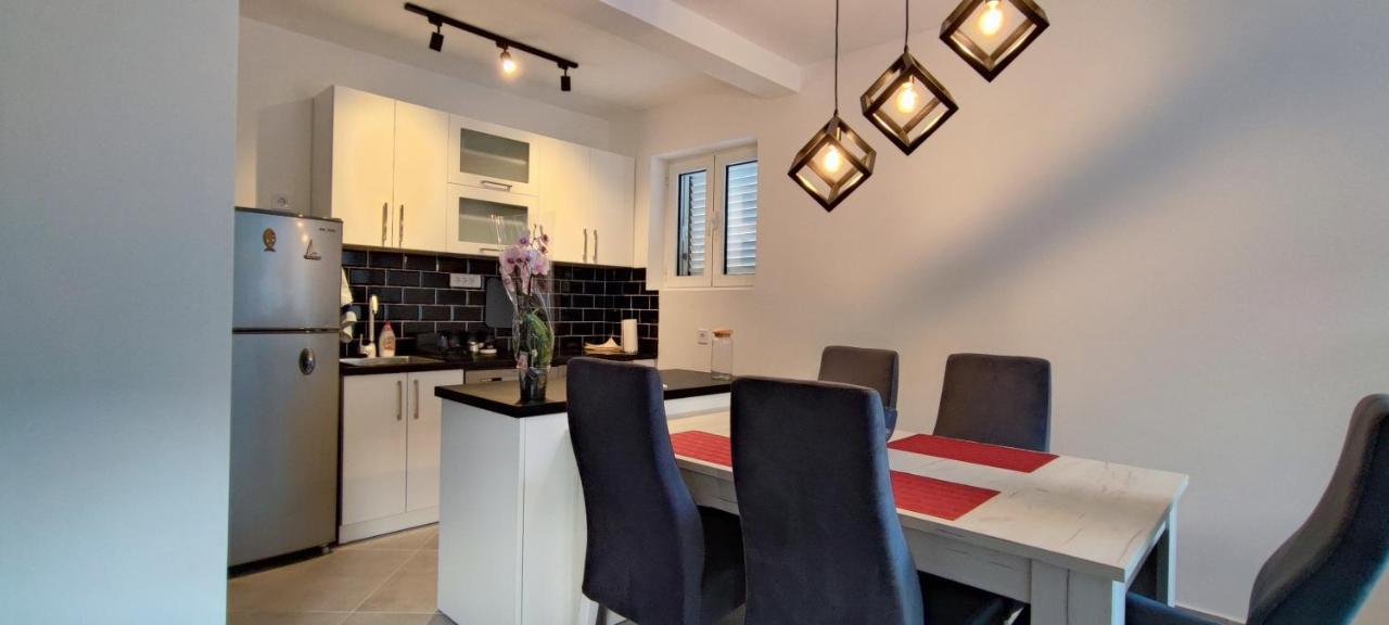 Apartman Lubarda Daire Kotor Dış mekan fotoğraf